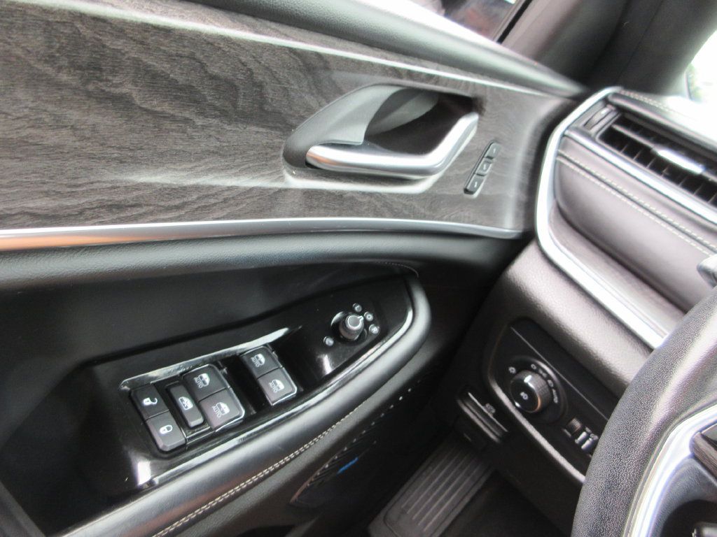 Used 2022 Jeep Grand Cherokee L Overland AWD/4WD image 32