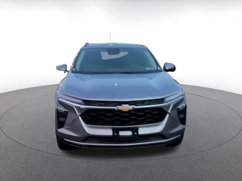 Used 2025 Chevrolet Trax LT image 5