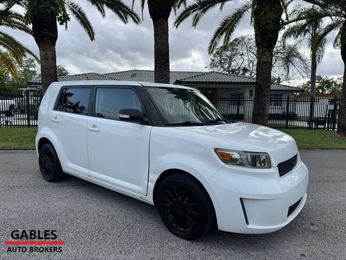 Used 2009 Scion xB FWD image 6