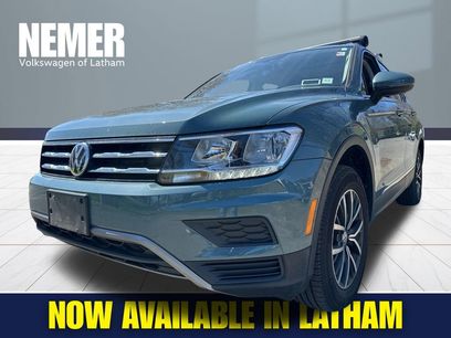 Used 2020 Volkswagen Tiguan SE w/ Panoramic Sunroof Package