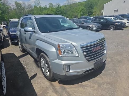 Used 2017 GMC Terrain SLE w/ Chrome Package FWD image 3