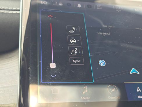 Used 2023 Jeep Grand Cherokee Limited w/ Luxury Tech Group II AWD/4WD image 14