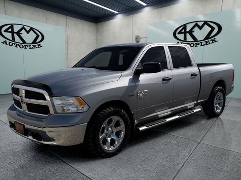 Used 2022 RAM 1500 Classic SLT AWD/4WD image 7