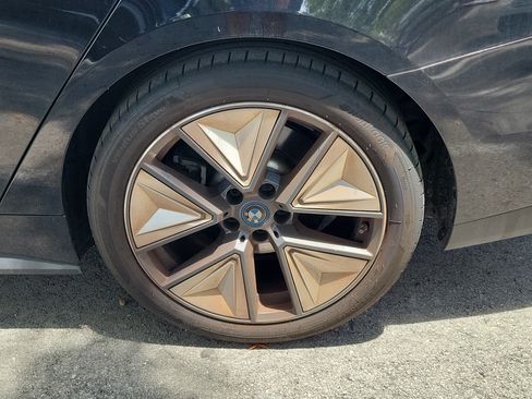 Used 2024 BMW i4 eDrive35 w/ Convenience Package RWD image 6