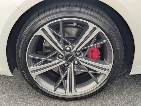 Used 2025 Genesis G70 2.5T w/ Sport Prestige Package image 11