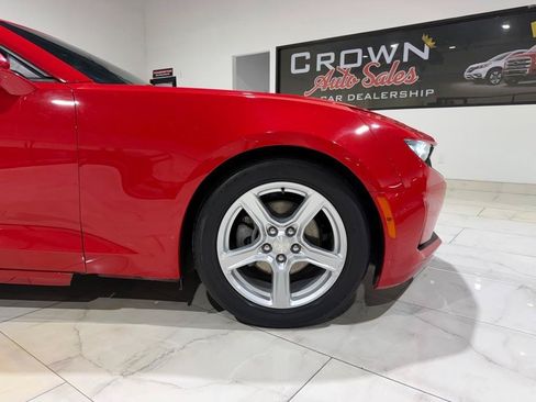 Used 2023 Chevrolet Camaro LT RWD image 5