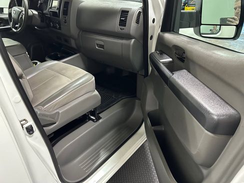 Used 2016 Nissan NV 2500 SL w/ Technology Package image 6
