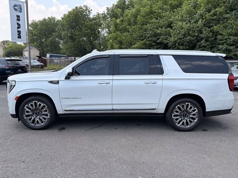 Used 2024 GMC Yukon XL Denali Ultimate AWD/4WD image 4