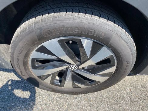 Used 2023 Volkswagen ID.4 Pro AWD/4WD image 14