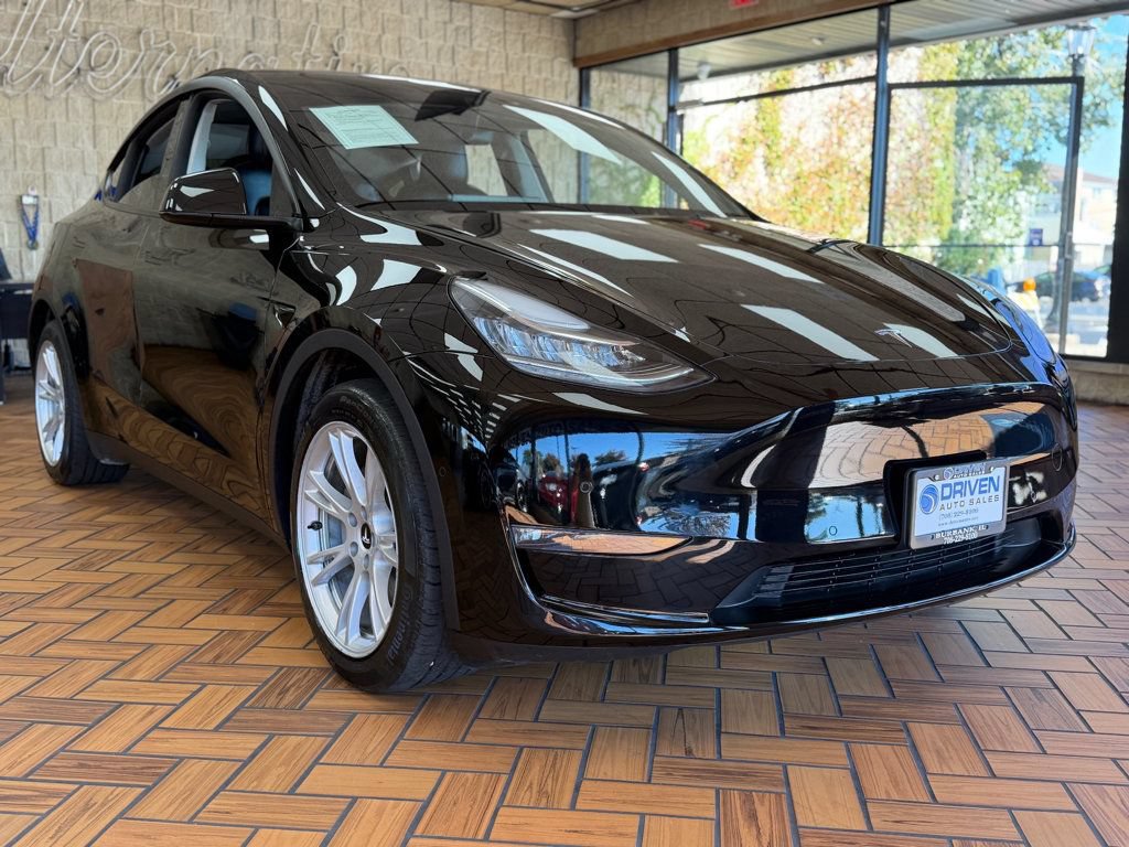 Used 2022 Tesla Model Y Long Range AWD/4WD image 10