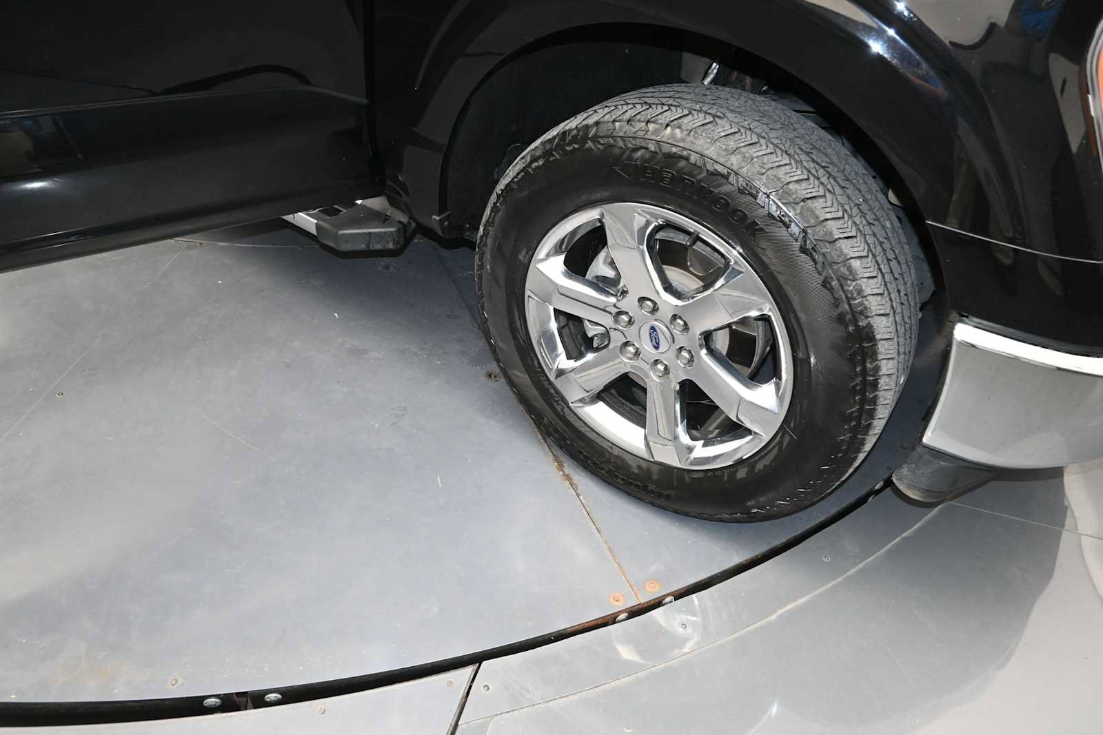 Used 2021 Ford F150 Lariat AWD/4WD image 10
