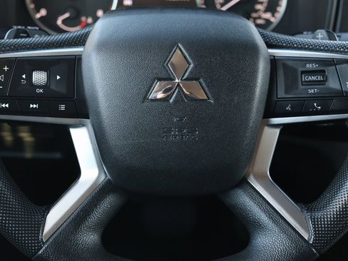 Used 2022 Mitsubishi Outlander ES image 16