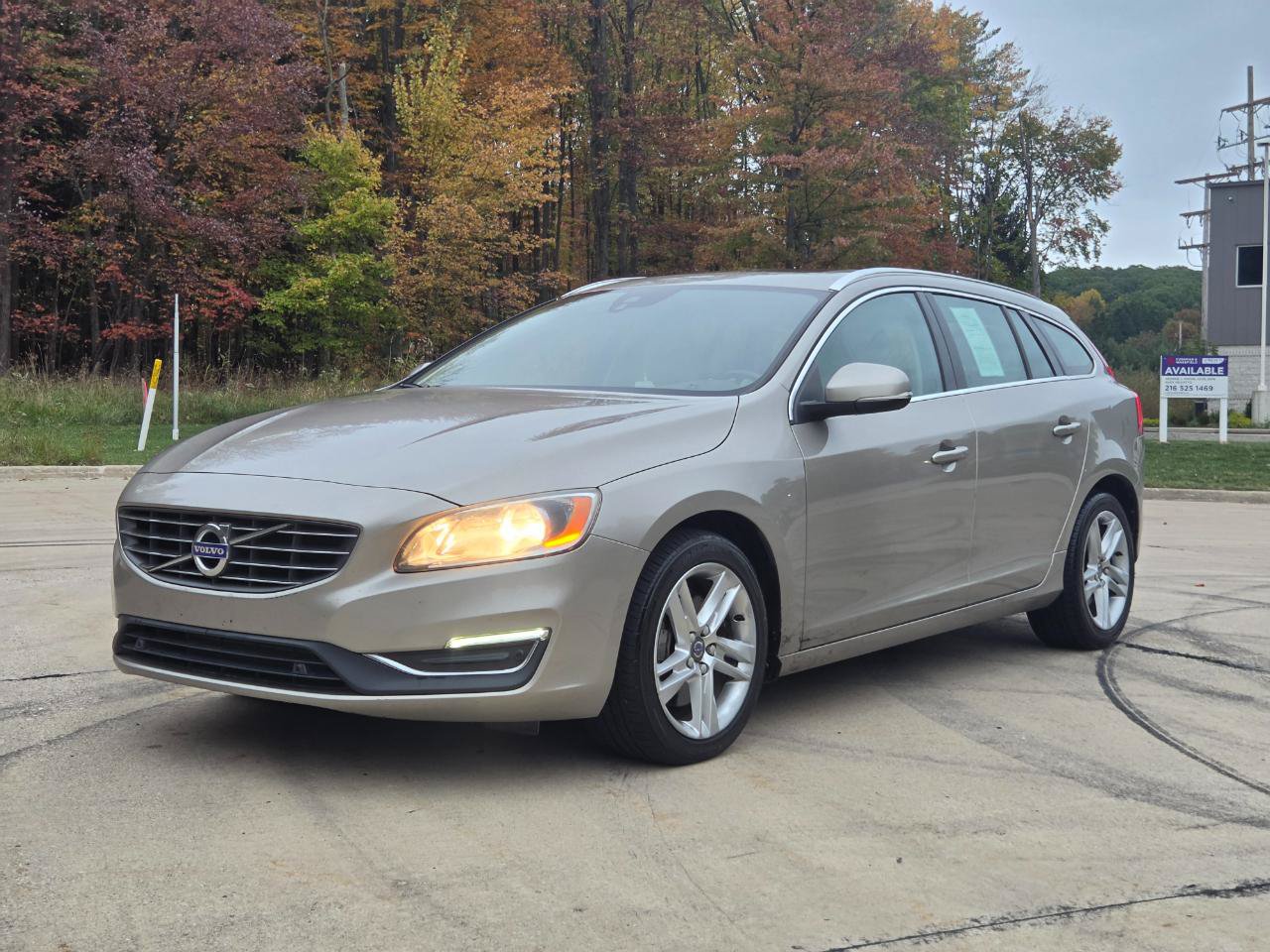 Used 2015 Volvo V60 T5 Premier w/ Convenience Package AWD/4WD image 1