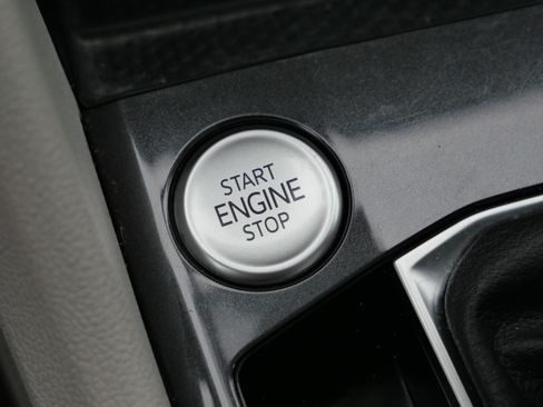 Certified 2023 Volkswagen Tiguan SE R-Line image 27