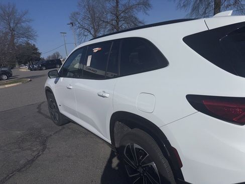 Used 2025 Buick Enclave Sport Touring image 8