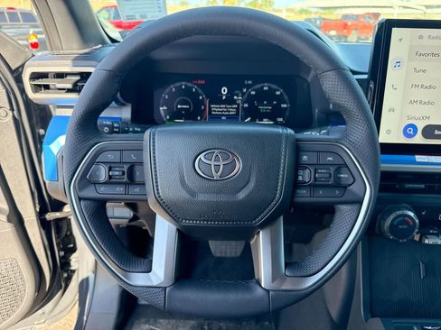 Used 2025 Toyota Tacoma TRD Off-Road AWD/4WD image 26
