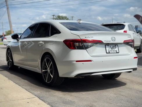 Used 2024 Honda Civic Touring image 4