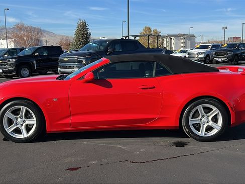Used 2018 Chevrolet Camaro LT image 8