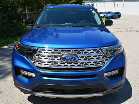 Used 2023 Ford Explorer Limited w/ Equipment Group 301A AWD/4WD image 2