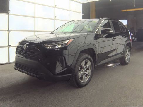 Used 2023 Toyota RAV4 XLE w/ Convenience Package AWD/4WD image 6