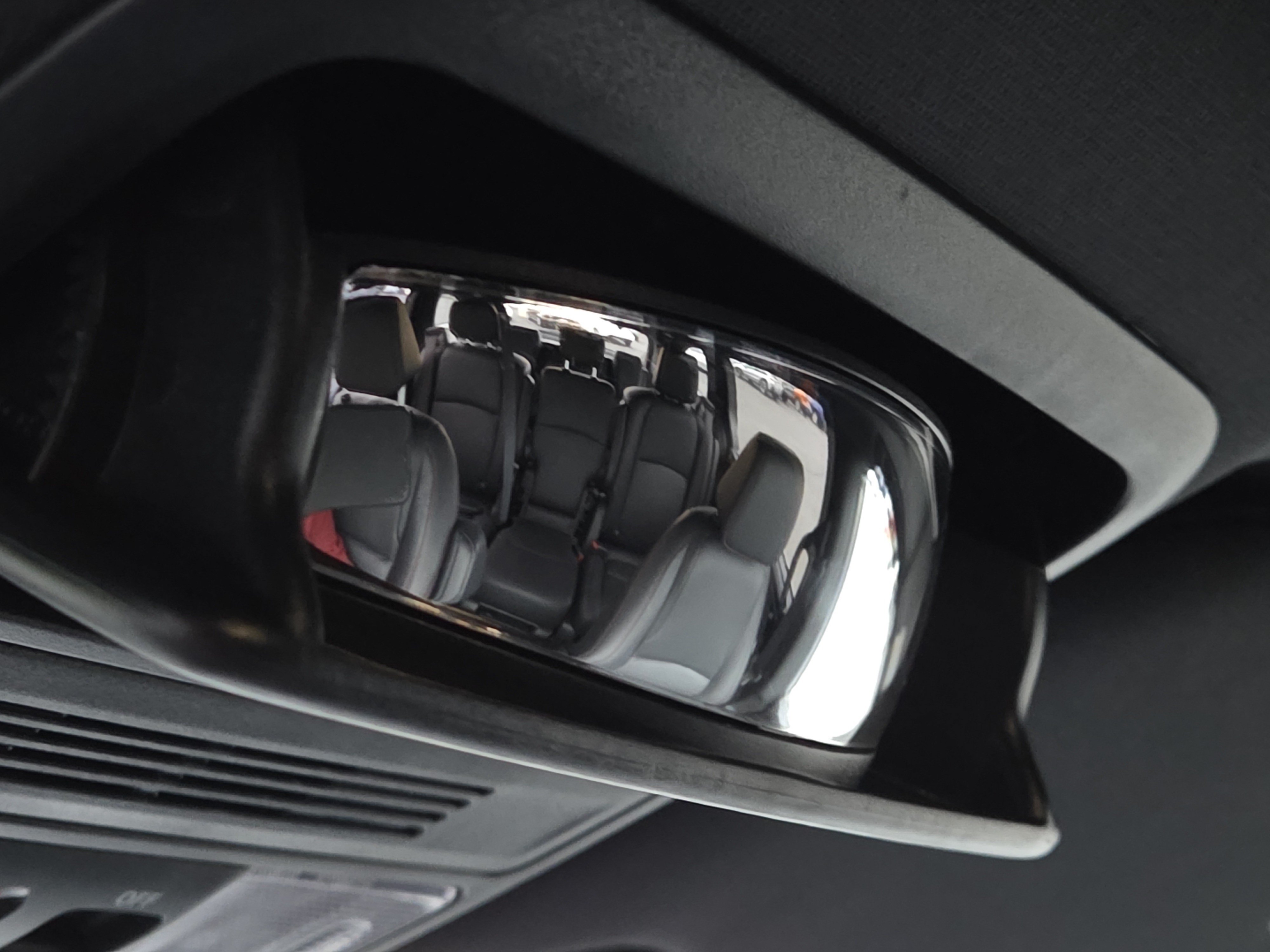 Used 2025 Honda Odyssey Sport-L image 41