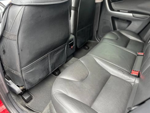 Used 2016 Volvo XC60 T5 Premier w/ Proximity Package image 18