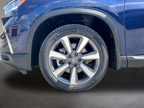 Certified 2025 Honda Pilot Touring image 33