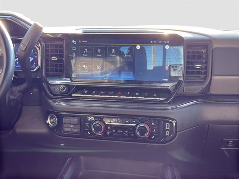 Used 2024 Chevrolet Silverado 2500 ZR2 w/ Technology Package image 19