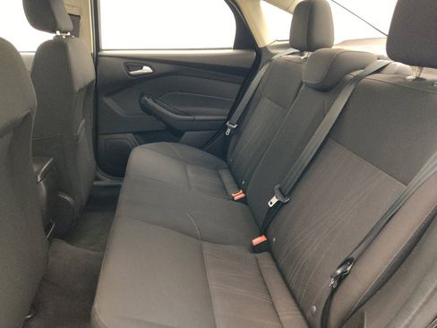 Used 2018 Ford Focus SE FWD image 18