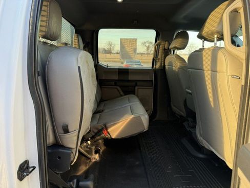 Used 2022 Ford F550 4x4 Crew Cab Super Duty w/ Power Equipment Group image 27