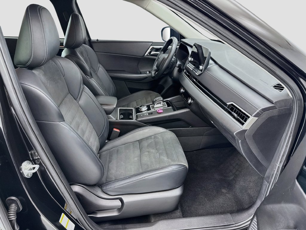 Used 2024 Mitsubishi Outlander SE FWD image 19