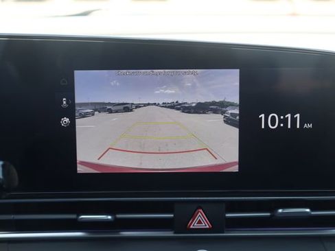 Used 2025 Hyundai Elantra SEL FWD image 17