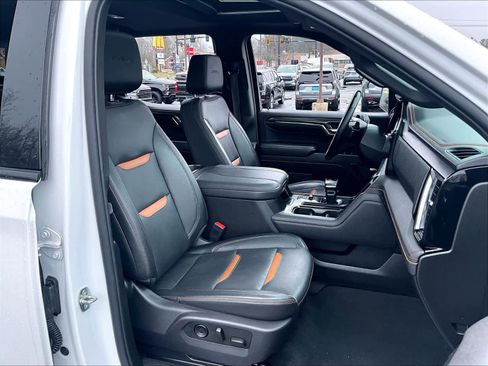 Used 2024 GMC Sierra 1500 AT4 w/ Technology Package image 17