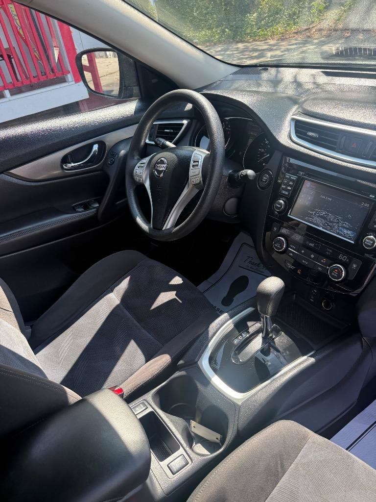 Used 2015 Nissan Rogue SV w/ SV Premium Package AWD/4WD image 31