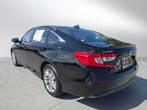 Used 2018 Honda Accord LX image 5