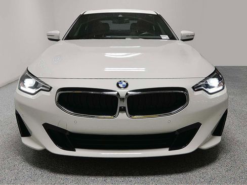 Certified 2024 BMW 230i Coupe w/ Convenience Package image 2