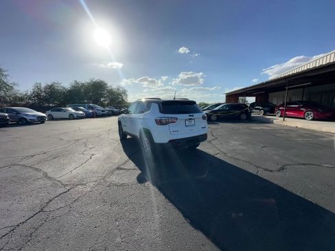 Used 2025 Jeep Compass Trailhawk w/ Trailer Tow Group image 16