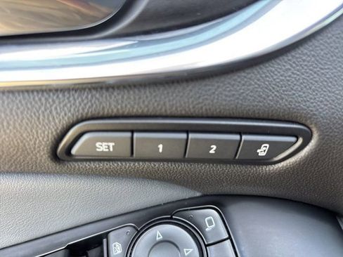 Used 2024 Buick Enclave Premium image 23