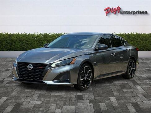 Used 2024 Nissan Altima 2.5 SR FWD image 4