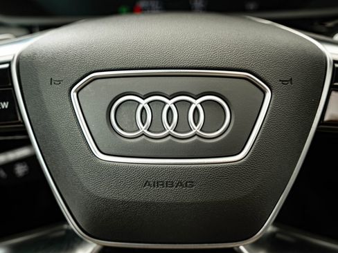 Used 2021 Audi e-tron Premium w/ Convenience Plus Package AWD/4WD image 30