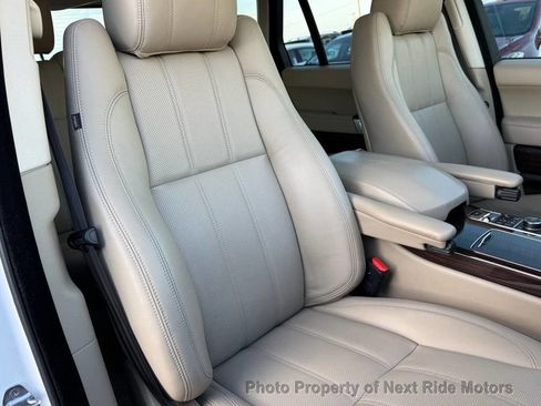 Used 2016 Land Rover Range Rover HSE image 17