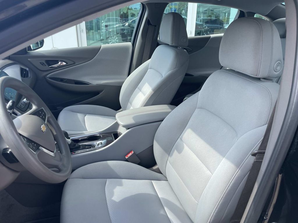 Used 2025 Chevrolet Malibu LT FWD image 19