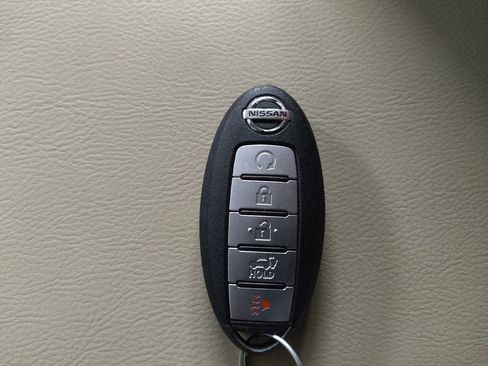 Used 2016 Nissan Pathfinder SL w/ SL Premium Package image 32