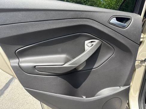 Used 2018 Ford Escape SE FWD image 42