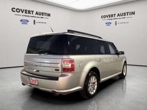 Used 2019 Ford Flex SE image 5