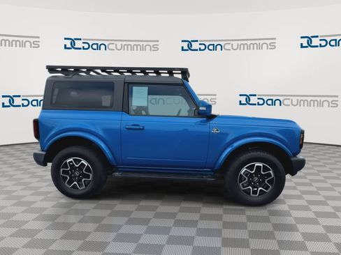 Used 2023 Ford Bronco Outer Banks AWD/4WD image 2
