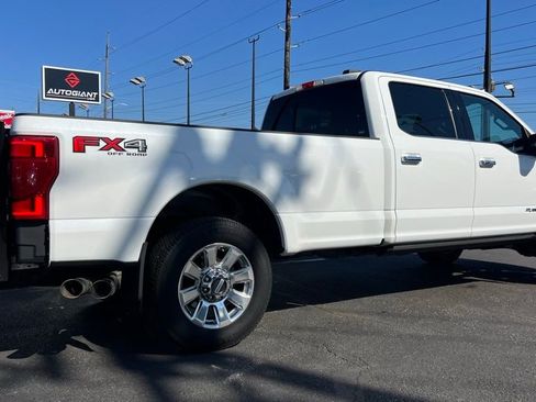 Used 2022 Ford F250 Platinum w/ FX4 Off-Road Package image 10