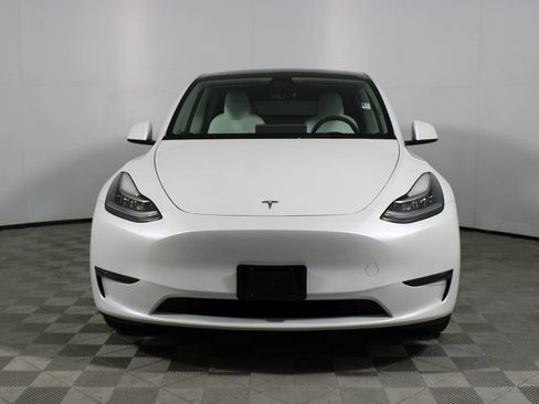 Used 2022 Tesla Model Y Long Range image 2