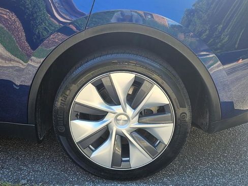 Used 2023 Tesla Model Y Long Range AWD/4WD image 19