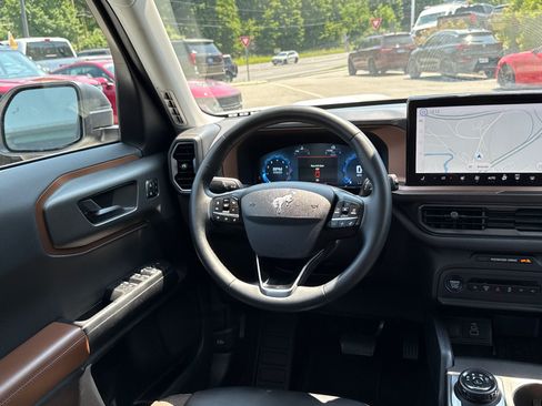 Certified 2025 Ford Bronco Sport Outer Banks w/ Outer Banks Tech Package+ AWD/4WD image 24